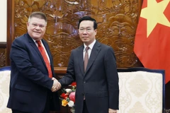 Chủ tịch nước Võ Văn Thưởng tiếp Tổng Thư ký Liên hiệp Công đoàn Thế giới Pampis Kyrisis. (Ảnh: Thống Nhất/TTXVN)