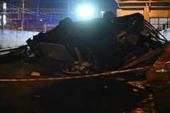 Hiện trường vụ tai nạn xe buýt thảm khốc tại Mestre, gần thành phố Venice, miền Bắc Italy ngày 3/10. (Ảnh: AFP/TTXVN)