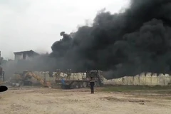 Cháy lớn tại công ty cơ khí ở Hưng Yên, khói đen bốc ngùn ngụt