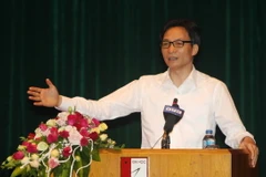 Phó Thủ tướng Vũ Đức Đam phát biểu tại hội thảo. (Ảnh: Thanh Tùng/TTXVN)