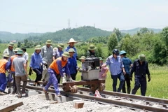 Khắc phục hậu quả vụ lật 6 toa tàu khách SE19 tuyến Bắc-Nam