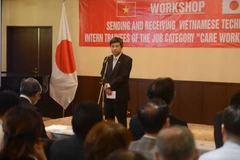 Đại biện Đại sứ quán Việt Nam tại Nhật Bản Nguyễn Trường Sơn phát biểu trong Hội thảo Phái cử và tiếp nhận thực tập sinh hộ lý tổ chức tại Tokyo. (Ảnh: Thành Hữu/Vietnam+)