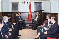 Thủ tướng gặp cựu Thủ tướng Canada J.Chretien và Tổng Thư ký OECD