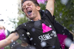 Một cảnh trong phim 120 Beats per Minute. (Nguồn: YouTube)