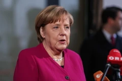 Thủ tướng Đức Angela Merkel trả lời báo giới trước cuộc đàm phán thành lập Chính phủ liên minh tại Berlin ngày 7/1/2018. (Nguồn: THX/TTXVN)