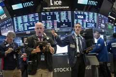 Hoạt động giao dịch chứng khoán ở sàn giao dịch New York, ngày 21/5. (Nguồn: Reuters)
