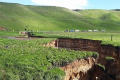 Khu vực phát lộ núi lửa. (Nguồn: Colin Tremain)