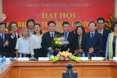 Ban Chấp hành Hội Hữu nghị Việt Nam-Tây Ban Nha khóa III ra mắt đại hội. (Ảnh: Dương Giang/TTXVN)