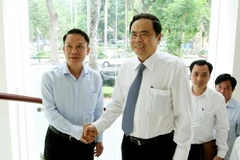 Chủ tịch Ủy ban Trung ương Mặt trận Tổ quốc Việt Nam Trần Thanh Mẫn đến chúc mừng Thông tấn xã Việt Nam. (Ảnh: Nguyễn Dân/TTXVN)