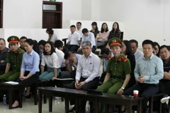 Các bị cáo tại phiên tòa. (Ảnh: Văn Điệp/TTXVN)