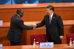 Chủ tịch Trung Quốc Tập Cận Bình và một nhà lãnh đạo châu Phi ở FOCAC. (Nguồn: Reuters)