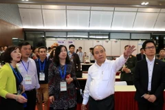 Thủ tướng Nguyễn Xuân Phúc kiểm tra công tác chuẩn bị hội nghị. (Ảnh: Thống Nhất/TTXVN)