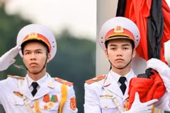 Hình ảnh lễ thượng cờ rủ Quốc tang Chủ tịch nước trước Lăng Bác