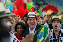 Ông Eduardo Paes (giữa) tại lễ bế mạc Olympic Rio 2016. (Nguồn: EPA/TTXVN)