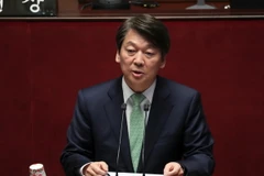 Ứng cử viên tổng thống Hàn Quốc Ahn Cheol-soo. (Nguồn: AFP/TTXVN)