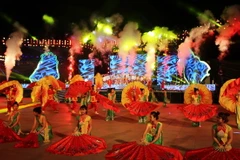  Tiết mục biểu diễn nghệ thuật tại Carnaval Hạ Long 2016. (Ảnh: Nguyễn Hoàng/TTXVN)