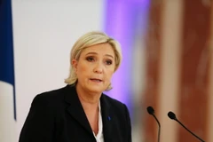 Ứng cử viên Marine Le Pen phát biểu trong chiến dịch vận động tranh cử ở Paris. (Nguồn: AFP/TTXVN)