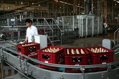 Dây chuyền sản xuất của Habeco tại nhà máy bia Hà Nội-Mê Linh. (Ảnh: Huy Hùng/TTXVN)