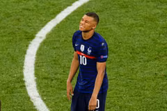 Kylian Mbappe sút hỏng quả penalty quyết định khiến tuyển Pháp bị loại. (Ảnh: Getty Images) 
