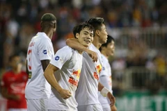 Tiền đạo Văn Toàn tỏa sáng, giúp Hoàng Anh Gia Lai thắng ngược 2-1 An Giang. (Ảnh: PV/Vietnam+) 