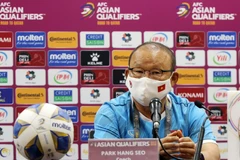 Huấn luyện viên Park Hang-seo trả lời phỏng vấn trước trận Việt Nam-Trung Quốc. (Ảnh: VFF) 