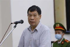 Bị cáo Vũ Thanh Hà, nguyên Tổng Giám đốc Công ty Cổ phần Hóa dầu và Nhiên liệu sinh học Dầu khí - PVB, trả lời các câu hỏi của đại diện Viện kiểm sát nhân dân. (Ảnh: Doãn Tấn/TTXVN)