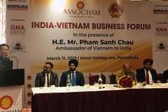 Đại sứ Việt Nam tại Ấn Độ Phạm Sanh Châu phát biểu tại Diễn đàn. (Ảnh: Huy Lê/TTXVN)