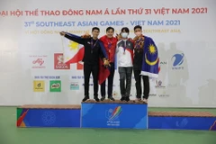 Đội tuyển đấu kiếm nam Việt Nam tiếp tục giành huy chương vàng. (Ảnh: Minh Sơn/Vietnam+)