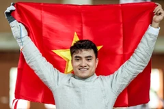 Ngày 16/5, tại Cung thể thao Điền kinh trong nhà Mỹ Đình (Hà Nội) đã diễn ra trận chung kết nội dung đồng đội nam kiếm chém. (Ảnh: Minh Sơn/Vietnam+) 