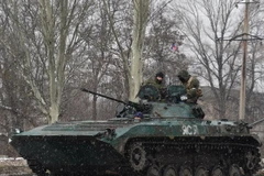 Kiev: 50 xe tăng từ Nga sang Ukraine trong thời gian đàm phán