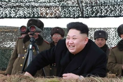 Lãnh đạo Triều Tiên Kim Jong-un kiểm tra tập trận tấn công đảo