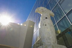 Tác phẩm điêu khắc Queequeq của Julian Schnabel. (Nguồn: Internet)