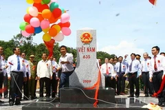 Khánh thành mốc đại 635 tại Cửa khẩu La Lay. (Ảnh: Hồ Cầu/TTXVN)