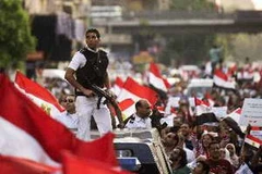 Biểu tình rầm rộ tại Quảng trường Tahrir ở Cairo. (Nguồn: AFP/TTXVN)