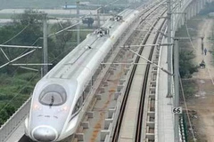 Tàu cao tốc nối hai thành phố Thượng Hải và Hàng Châu, Trung Quốc. (Ảnh: THX)