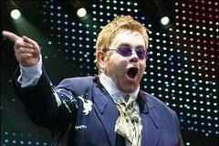 Ca sỹ lừng danh Elton John.