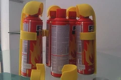 Bình cứu hỏa mini hút hàng sau các vụ cháy xe máy. (Nguồn: Internet)
