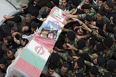 Đám tang của Tướng Hasan Tehrani Moghaddam tại Tehran ngày 14/11. (Nguồn: Reuters)