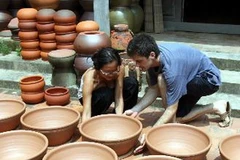 Sản phẩm gốm Phù Lãng. (Ảnh: Tiến Dũng/TTXVN)