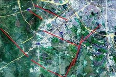 Một vài đứt gãy địa chất phần Tây Nam Hà Nội vẽ theo dị thường thủy văn (Nguồn: Google Earth)