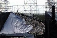 Sân khấu ở công viên Downsview bị sập (Ảnh: Reuters) 
