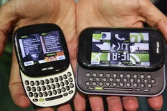 Hai mẫu Kin One và Kin Two của Microsoft.