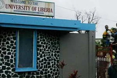 Cổng trường Đại học Liberia. (Nguồn: BBC)