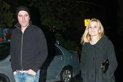 Reese và bạn trai mới, Jim Toth bị bắt gặp đi ăn tối hồi tháng Hai. (Nguồn: Internet)