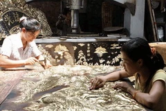 Những người thợ Đồng Xâm đang làm việc. (Nguồn: Internet)