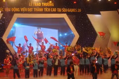 Lễ trao thưởng các vận động viên xuất sắc SEA Games 26. (Ảnh: Văn Cảnh/Vietnam+)