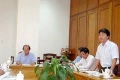 Ông Phan Văn Huy, Chánh Thanh tra Tổng cục Thủy sản làm việc tại Vĩnh Long về vụ rùa tai đỏ. (Ảnh: Phạm Thị Bình/Vietnam+)