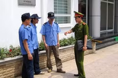 Hướng dẫn lực lượng bảo vệ đảm bảo an ninh trật tự trong doanh nghiệp. (Nguồn: congannghean.vn) 