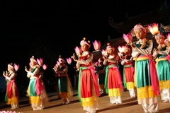 Múa cổ bài bông. (Nguồn: vtc.vn)