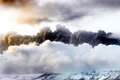 Tro bui núi lửa Eyjafjallajokull tiếp tục "ám" châu Âu. (Nguồn: Internet)